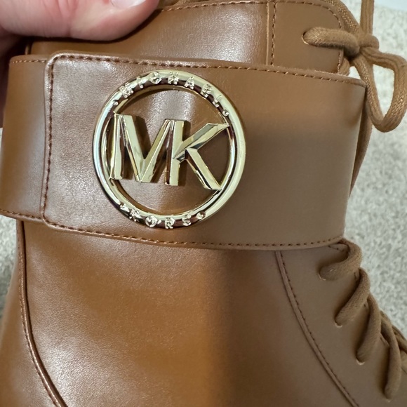 NEW Michael Kors Tatum PU Leather Ankle Lace Up Combat Boots - Picture 5 of 9